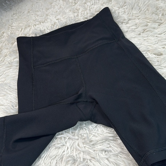 Lululemon Ribbed Contoured High-Rise Short 8" Black - Picture 2 of 6
